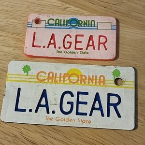 VINTAGE L.A. GEAR CALIFORNIA MINI LICENSE PLATE KEYCHAIN TAG 1980'S